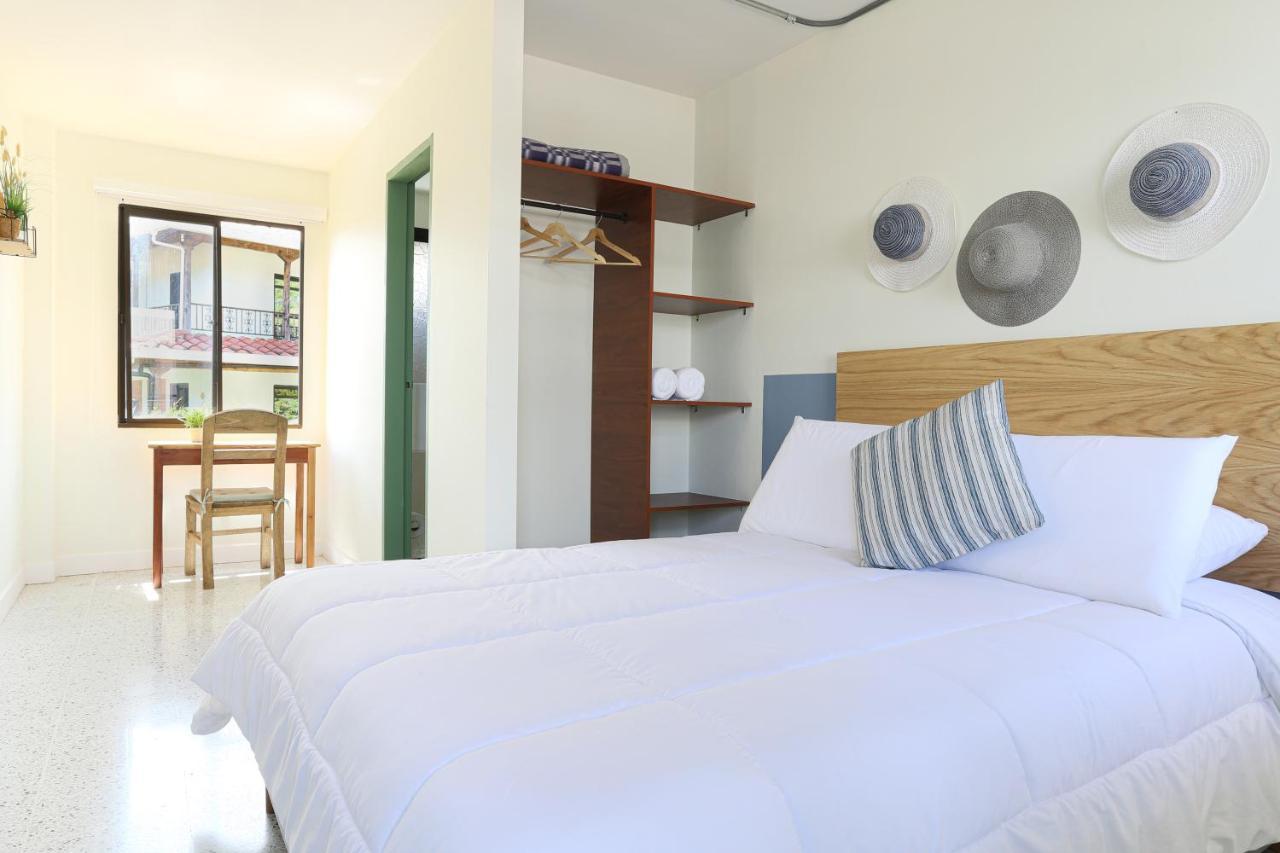 Soy Local Guatape Hotel Exterior photo