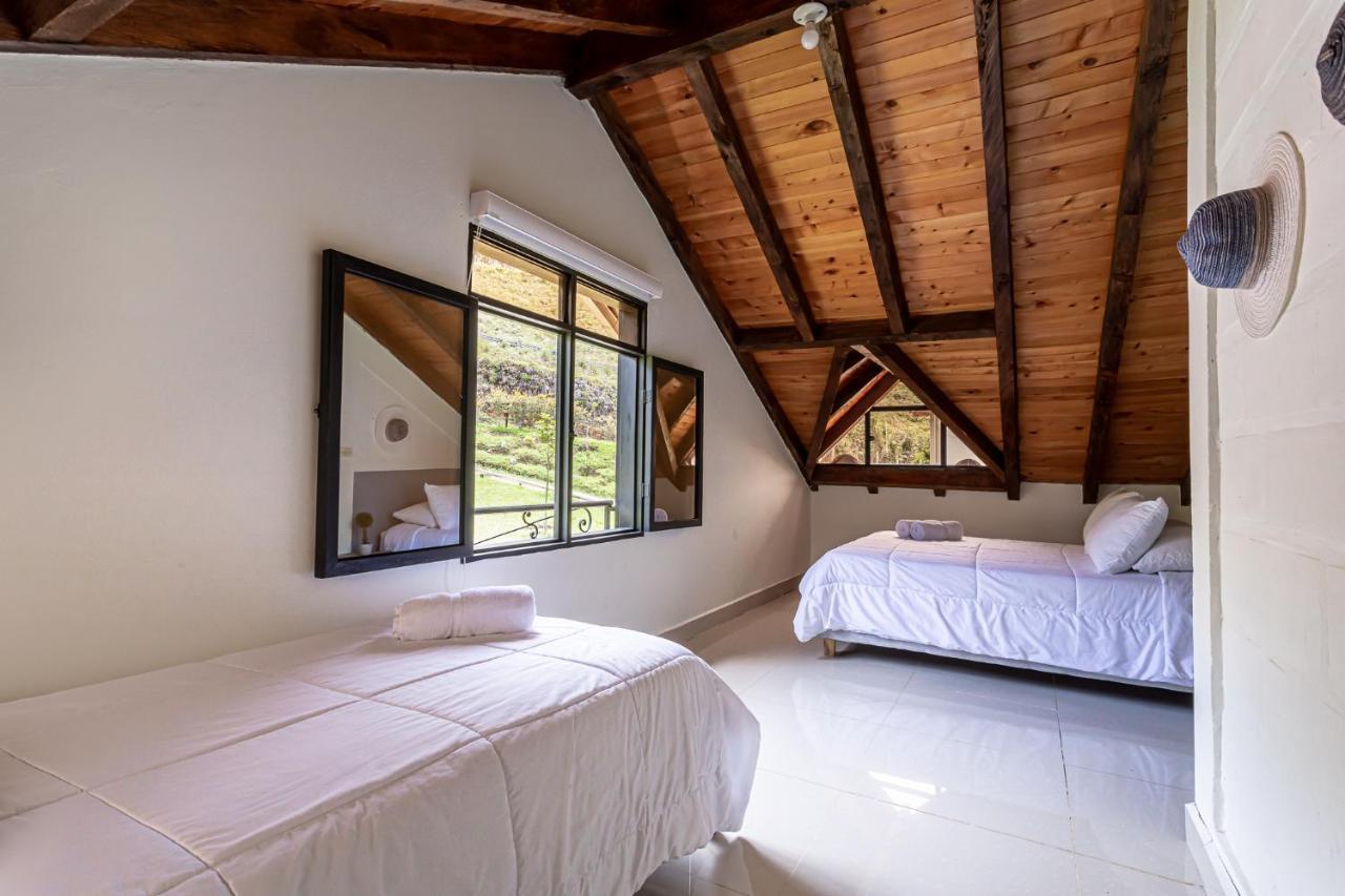 Soy Local Guatape Hotel Exterior photo