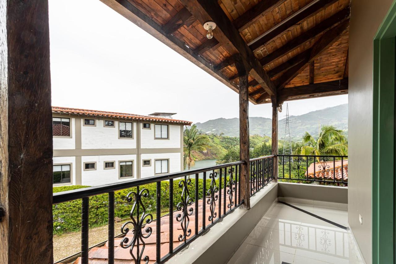 Soy Local Guatape Hotel Exterior photo