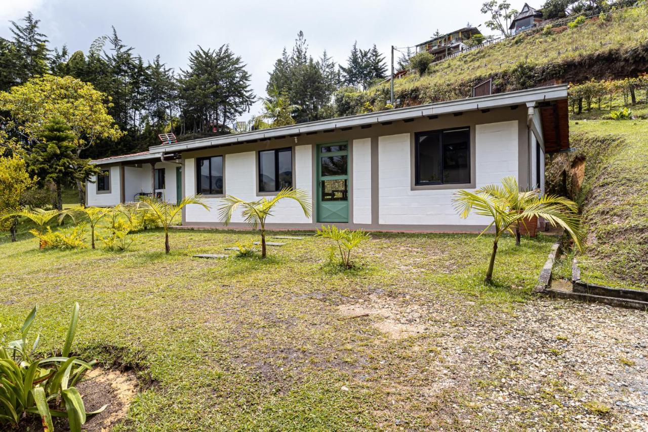 Soy Local Guatape Hotel Exterior photo